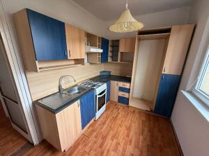 Prodej bytu 2+1, Karviná, tř. Těreškovové, 54 m2