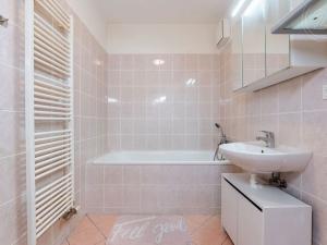 Prodej bytu 2+kk, Praha - Horní Měcholupy, Boloňská, 65 m2