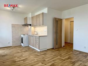 Pronájem bytu 1+kk, Kladno, Benešovská, 39 m2