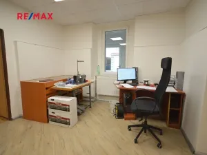 Pronájem obchodního prostoru, Slaný, Třebízského, 140 m2