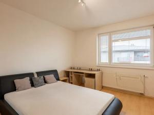 Prodej bytu 2+kk, Praha - Vinoř, Českodubská, 43 m2