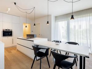 Pronájem vily, Praha - Horní Měcholupy, U Golfu, 248 m2