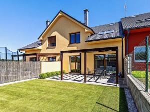 Prodej rodinného domu, Světice, Na Žlábku, 162 m2