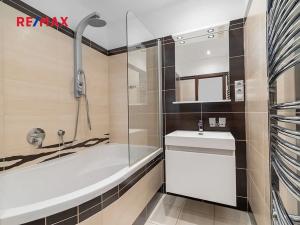 Prodej bytu 3+1, Mariánské Lázně, Hroznatova, 59 m2