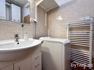 Pronájem bytu 2+kk, Hustopeče, U Větrolamu, 70 m2