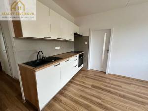 Pronájem bytu 3+1, Hradec Králové, třída Edvarda Beneše, 97 m2