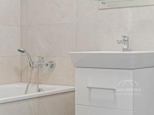 Pronájem bytu 3+kk, Praha - Chodov, Líbalova, 79 m2