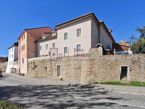 Pronájem bytu 1+kk, Jindřichův Hradec, nám. Míru, 61 m2