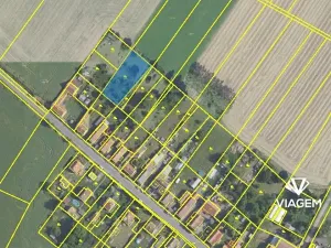 Prodej podílu pozemku pro bydlení, Toušice, 194 m2