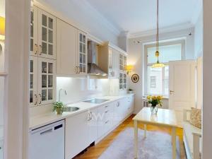 Pronájem bytu 3+1, Praha - Malá Strana, U železné lávky, 125 m2