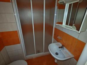 Pronájem bytu 1+kk, Praha - Nové Město, Na bojišti, 34 m2
