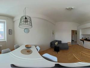 Pronájem bytu 3+kk, Praha - Břevnov, Bělohorská, 64 m2