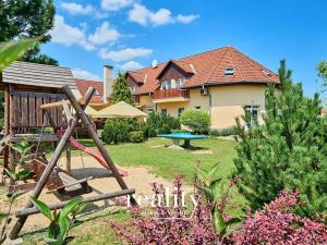 Prodej ubytování, Jevišovice, 1530 m2