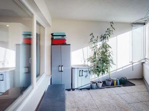 Prodej bytu 2+kk, Praha - Horní Měcholupy, Modenská, 64 m2