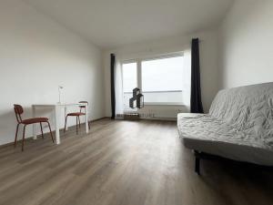 Pronájem bytu 1+kk, Praha - Hloubětín, Kolbenova, 30 m2
