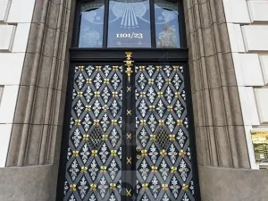 Pronájem garážového stání, Praha - Smíchov, Janáčkovo nábřeží, 15 m2