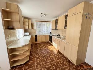 Pronájem bytu 3+1, Praha - Nebušice, Na Malé Šárce, 100 m2
