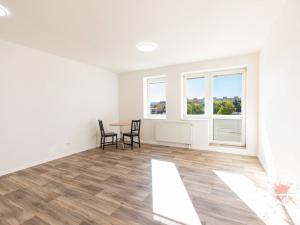 Pronájem bytu 1+kk, Praha - Horní Měcholupy, Boloňská, 30 m2