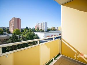 Pronájem bytu 1+kk, Praha - Horní Měcholupy, Boloňská, 30 m2