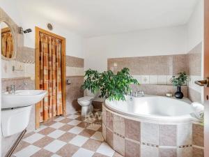 Prodej rodinného domu, Smečno, Na Bambouze, 165 m2
