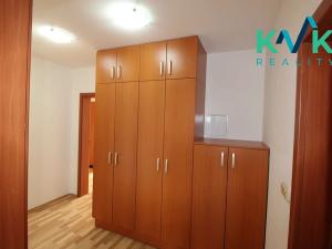 Pronájem bytu 2+1, Karlovy Vary, Dubová, 55 m2