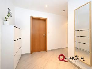 Pronájem bytu 2+kk, Praha - Holešovice, V háji, 58 m2