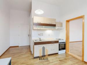 Pronájem bytu 2+1, Jihlava, Benešova, 79 m2