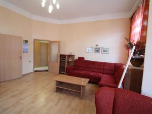Pronájem bytu 2+1, Karlovy Vary, Zeyerova, 60 m2