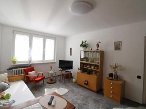 Prodej bytu 2+1, Karlovy Vary, Krymská, 54 m2