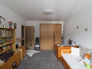 Prodej bytu 2+1, Karlovy Vary, Krymská, 54 m2