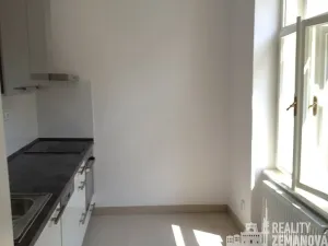 Pronájem bytu 1+1, Praha - Vinohrady, Korunní, 40 m2