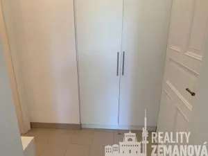 Pronájem bytu 1+1, Praha - Vinohrady, Korunní, 40 m2