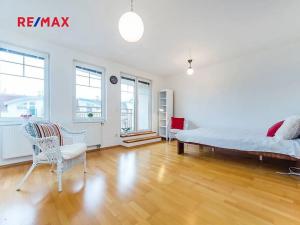 Pronájem bytu 1+kk, Praha - Kunratice, Velké Kunratické, 34 m2