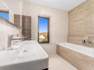 Prodej rodinného domu, Hodějice, 265 m2