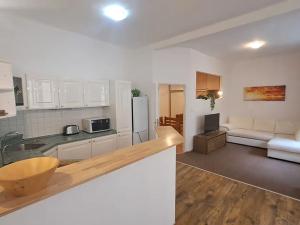 Pronájem bytu 2+kk, Praha - Libeň, Na Rokytce, 50 m2