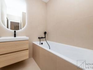 Prodej bytu 5+kk, Praha - Černý Most, Vybíralova, 104 m2