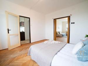Prodej bytu 2+1, Praha - Libeň, náměstí Na Balabence, 52 m2