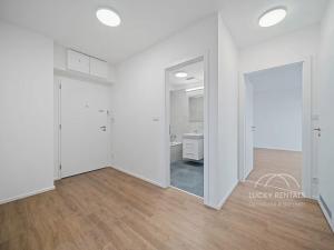 Pronájem bytu 1+kk, Praha - Chodov, Líbalova, 39 m2