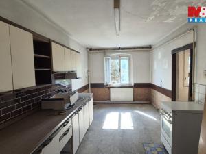 Prodej rodinného domu, Mikulovice, Hlucholazská, 200 m2