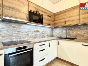 Pronájem bytu 2+kk, Hradec Králové, Kubelíkova, 72 m2