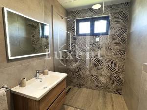 Prodej bytu 4+kk, Pag, Chorvatsko, 118 m2