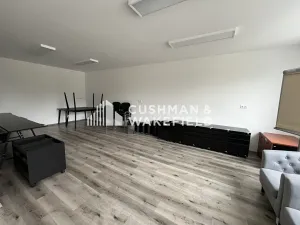 Prodej výrobních prostor, Ondřejov, Družstevní, 2800 m2