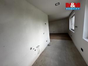 Prodej bytu 3+kk, Dvory, 95 m2