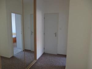 Pronájem bytu 3+1, Praha - Karlín, Molákova, 67 m2