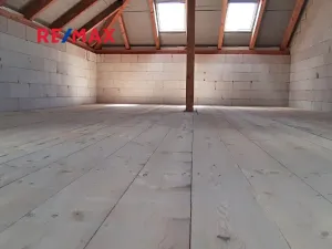 Prodej obchodního prostoru, Tišice, Jarní, 177 m2