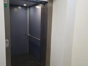 Pronájem bytu 2+kk, Praha - Vysočany, Spojovací, 50 m2