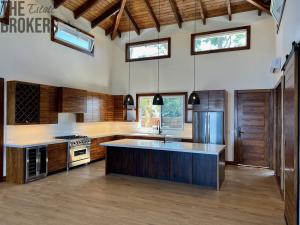 Prodej rodinného domu, Coxen Hole, Roatán, Honduras, 238 m2