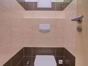 Pronájem bytu 2+kk, Jesenice, Cedrová, 69 m2