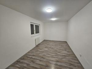 Pronájem bytu 2+kk, Česká Lípa, Červeného kříže, 50 m2