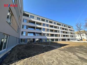 Pronájem bytu 2+kk, Pardubice, Štrossova, 53 m2